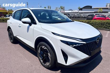 White 2025 Nissan Qashqai Wagon St-L