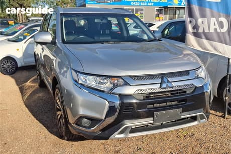 Silver 2019 Mitsubishi Outlander Wagon Es 7 Seat (Awd)