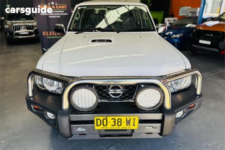 White 2016 Nissan Patrol Wagon St (4X4)