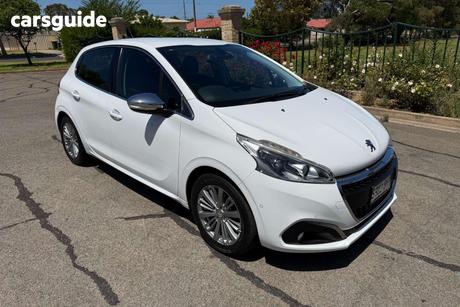 White 2015 Peugeot 208 Hatchback Allure
