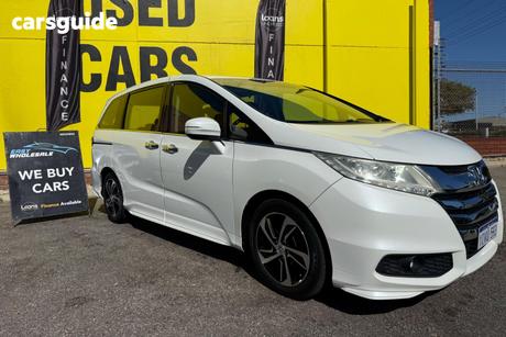 White 2015 Honda Odyssey Wagon Vti-L