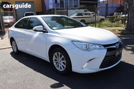 White 2015 Toyota Camry Sedan Altise