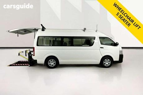 White 2017 Toyota HiAce Bus Commuter (12 Seats)