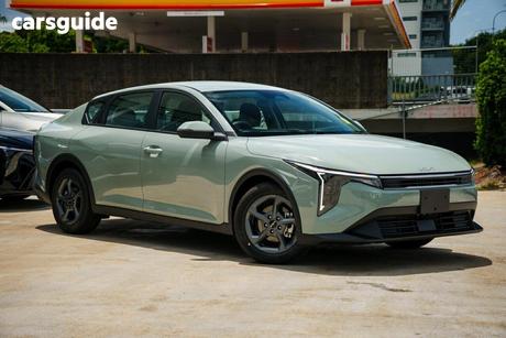 Green 2025 Kia K4 Sedan S