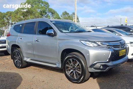 Silver 2017 Mitsubishi Pajero Sport Wagon Exceed (4X4) 7 Seat