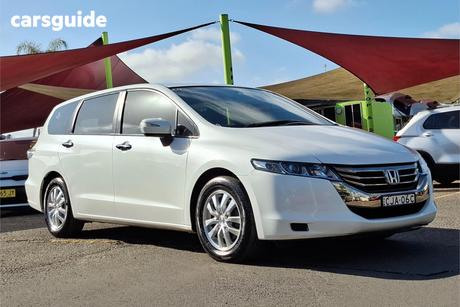 White 2012 Honda Odyssey Wagon