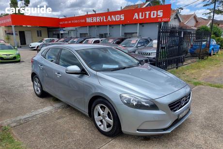Silver 2014 Volvo V40 Hatchback D2 Kinetic