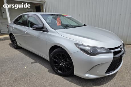 Silver 2016 Toyota Camry Sedan Rz S.E.