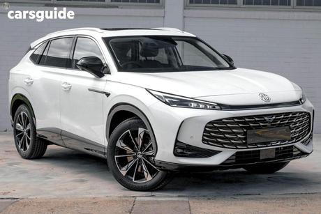 White 2025 MG HS Wagon Essence