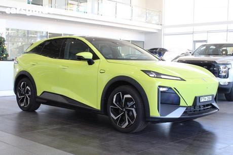 Yellow 2024 Deepal S07 Wagon Rwd