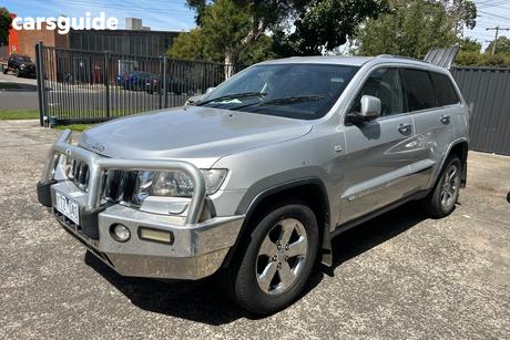 Silver 2011 Jeep Grand Cherokee Wagon Limited (4X4)