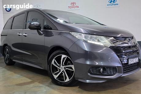 Grey 2017 Honda Odyssey Wagon Vti-L