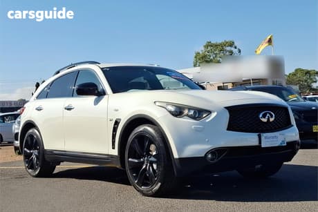 White 2017 Infiniti QX70 Wagon 3.7 S Premium