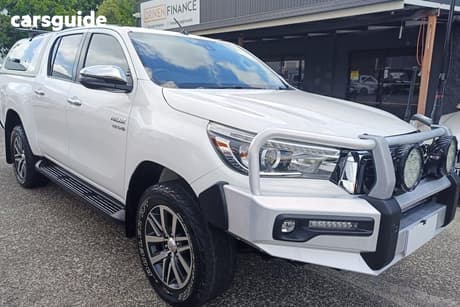 White 2019 Toyota Hilux Double Cab Pick Up Sr5 (4X4)