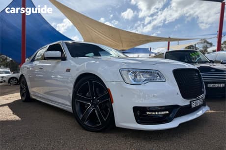 White 2016 Chrysler 300 Sedan Srt8 Core