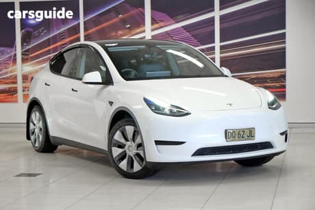White 2023 Tesla Model Y Wagon Rear-Wheel Drive