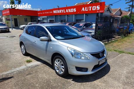 Silver 2015 Nissan Pulsar Hatchback St