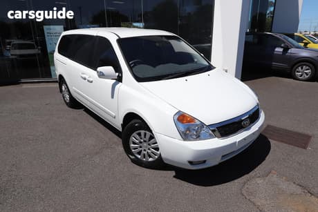 White 2013 Kia Grand Carnival Wagon S