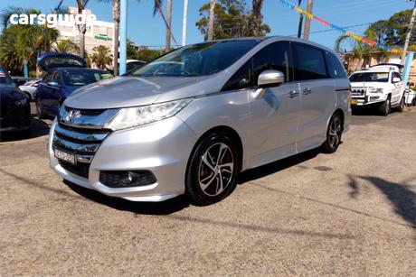 Silver 2014 Honda Odyssey Wagon Vti-L