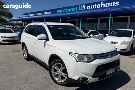 White 2014 Mitsubishi Outlander Wagon Es (4X2)