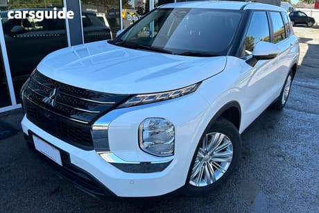 White 2024 Mitsubishi Outlander Wagon Es 5 Seat (2Wd)
