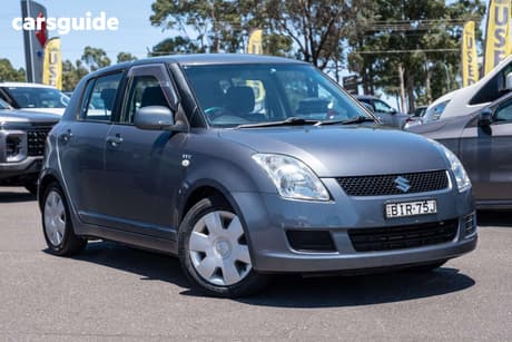 Silver 2008 Suzuki Swift Hatchback