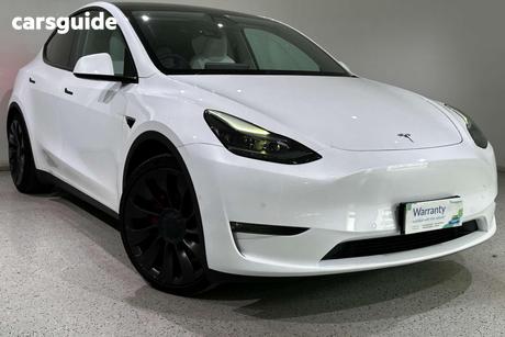 White 2023 Tesla Model Y Wagon Performance