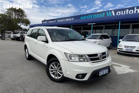 White 2015 Fiat Freemont Wagon