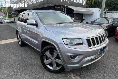 Silver 2014 Jeep Grand Cherokee Wagon Limited (4X4)