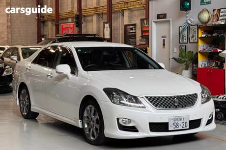 White 2008 Toyota Crown Sedan
