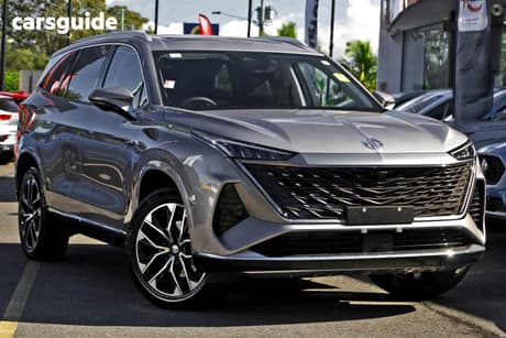 Silver 2025 MG Qs Wagon Essence