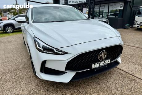 White 2024 MG MG5 Sedan Vibe