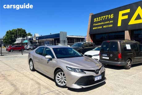 Silver 2018 Toyota Camry Sedan Ascent