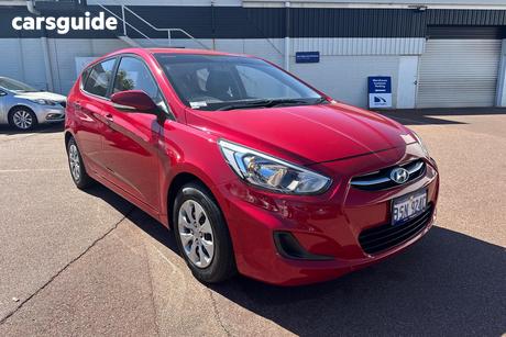 White 2016 Hyundai Accent Hatchback Active