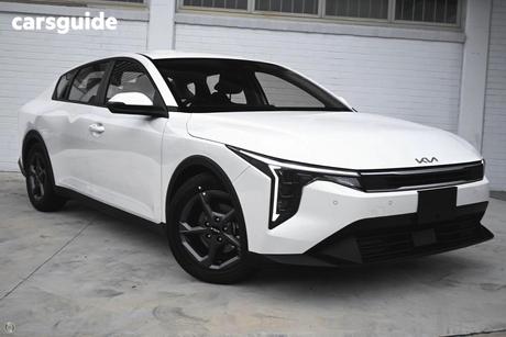 White 2025 Kia K4 Sedan S