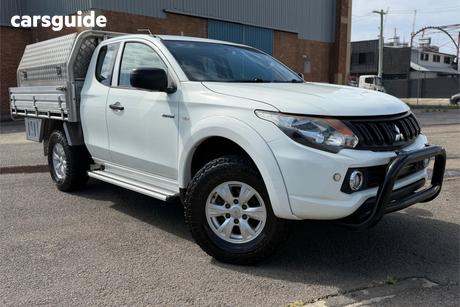 White 2016 Mitsubishi Triton Club Cab Chassis Glx (4X4)