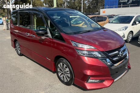 Red 2016 Nissan Serena SUV HYBRID