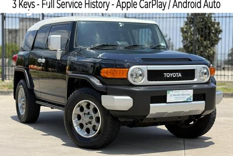 White 2011 Toyota FJ Cruiser Wagon