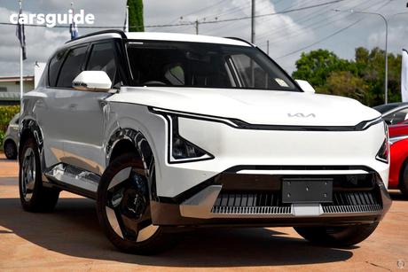 White 2025 Kia EV5 Wagon Earth Awd Lr Black