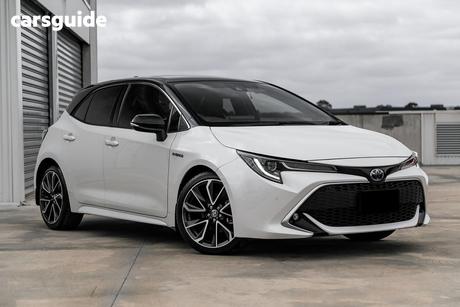 White 2019 Toyota Corolla Hatchback Zr (Hybrid)
