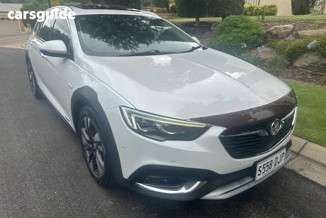 White 2019 Holden Calais Sportswagon Tourer
