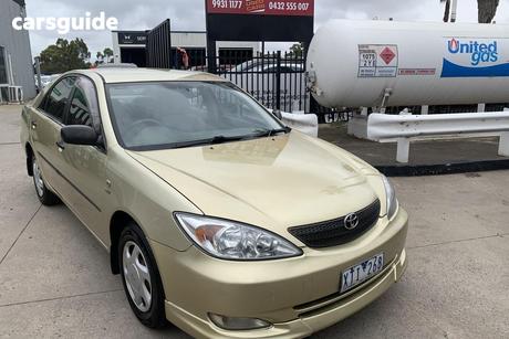 Gold 2004 Toyota Camry Sedan ALTISE