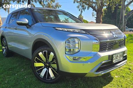 Silver 2025 Mitsubishi Outlander Wagon Aspire 7 Seat (Awd)