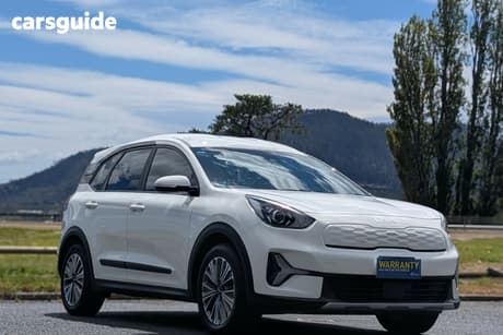 White 2022 Kia Niro Wagon Phev S (Hybrid)