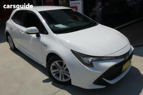 White 2020 Toyota Corolla Hatchback Sx Hybrid