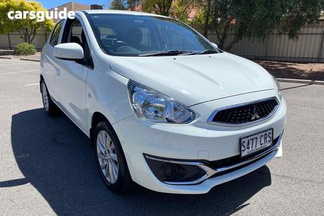 White 2018 Mitsubishi Mirage Hatchback Es