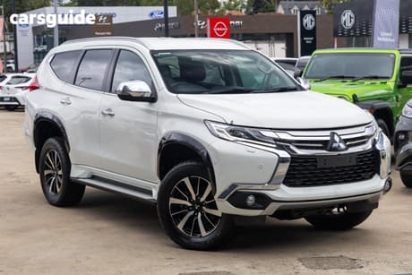 White 2017 Mitsubishi Pajero Sport Wagon Exceed (4X4) 7 Seat