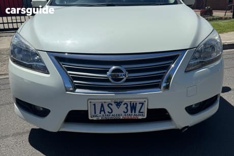 White 2013 Nissan Pulsar Sedan St-L