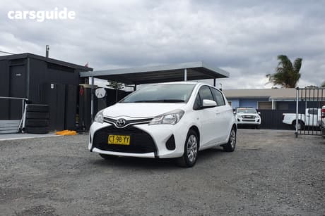 White 2014 Toyota Yaris Hatchback Ascent