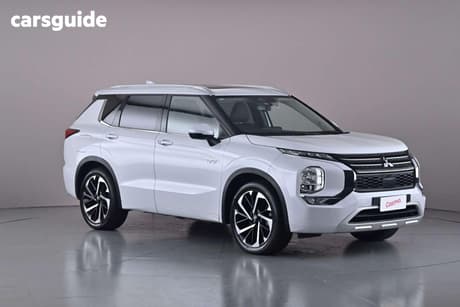 White 2022 Mitsubishi Outlander Wagon Phev Exceed 5+2 Seat (Awd)